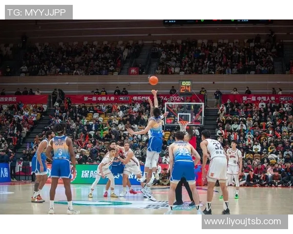 赛后分析:上海篮球队与西安篮球队的耐力较量与战术启示 赛后分析:上海篮球队与西安篮球队的耐力较量与战术启示