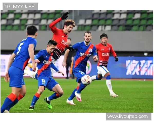 重庆足球队与南京足球队耐力赛后复盘分析及未来展望